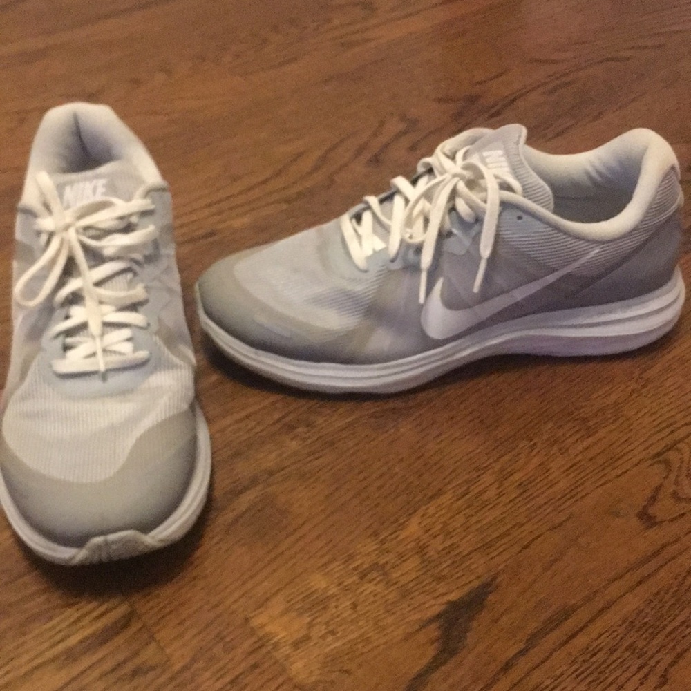 Men’s like new Nike sneakers size 12